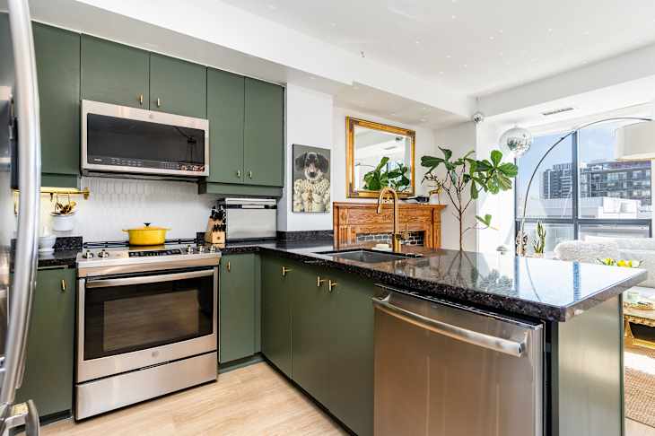 See Inside a Parisian Chic Toronto High-Rise Apartment | Apartment Therapy